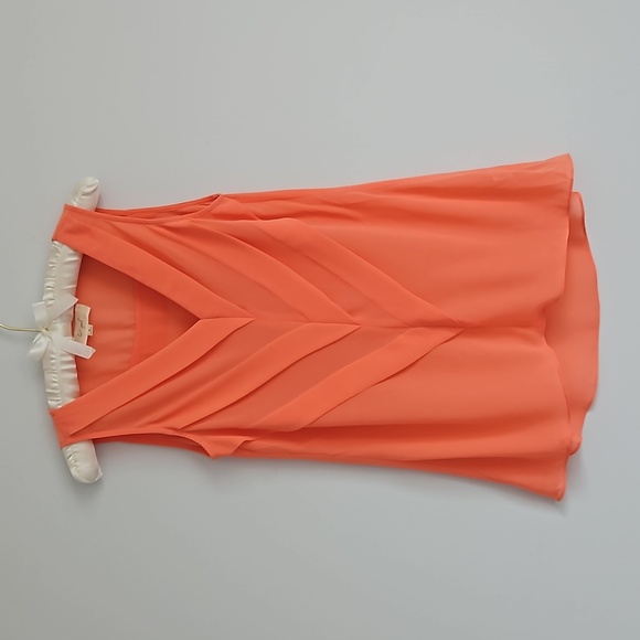 Sleeveless vneck front opening tank top - Picture 2 of 10